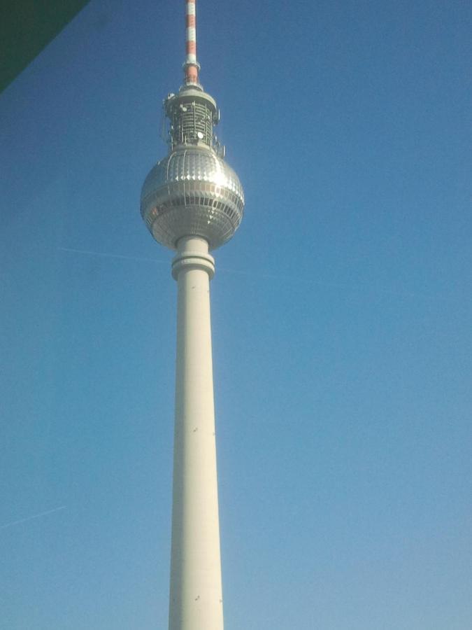 Apartamento Mitte Von Mitte - Blick Auf Den Turm Berlín Exterior foto